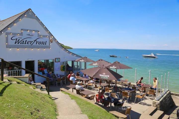 Bay - Brambles Chine, Colwell Bay - 5 Star Wifi - Short Walk To The Hut And Beach - 1 Night Stays Available - Ferry Offers Freshwater Exterior foto
