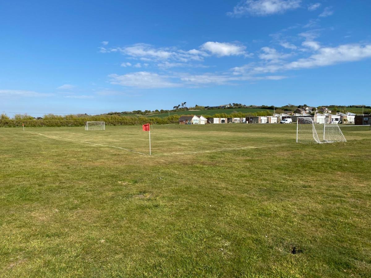 Bay - Brambles Chine, Colwell Bay - 5 Star Wifi - Short Walk To The Hut And Beach - 1 Night Stays Available - Ferry Offers Freshwater Exterior foto
