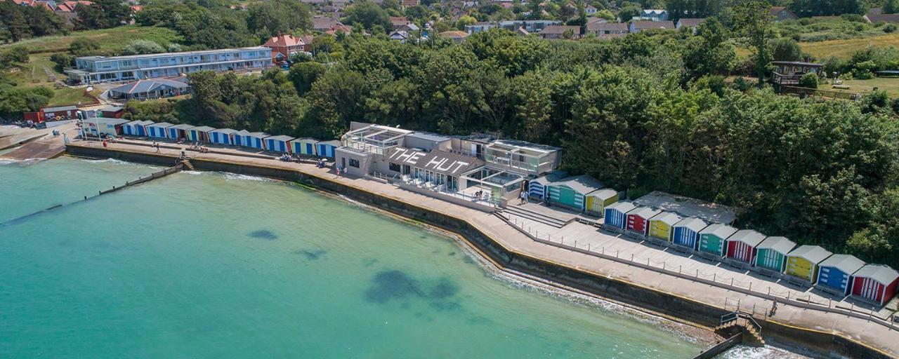 Bay - Brambles Chine, Colwell Bay - 5 Star Wifi - Short Walk To The Hut And Beach - 1 Night Stays Available - Ferry Offers Freshwater Exterior foto